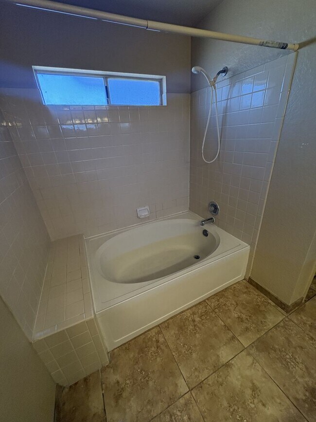 Building Photo - Eastside 4-bedroom 2.5-bathroom home with community pool