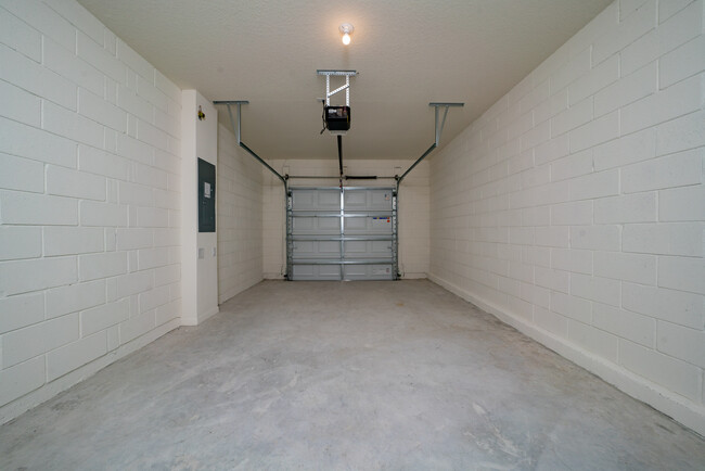Building Photo - 1687 Badger Crk Rd