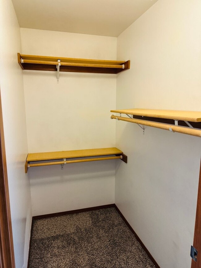 Building Photo - Charming Updated Property in Amazing Neighborhood