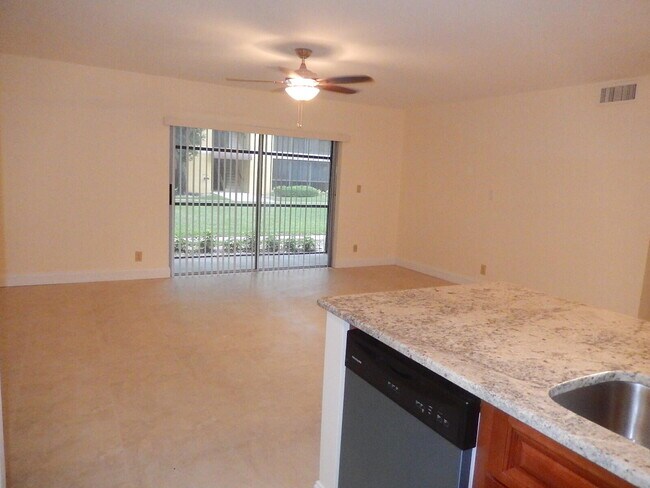 Building Photo - 3017 N Oakland Forest Dr