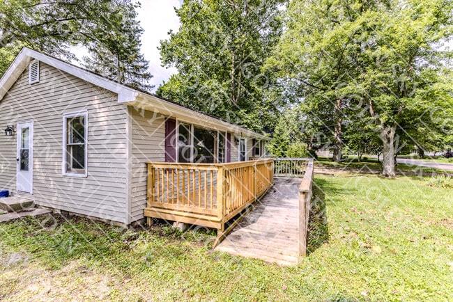 Building Photo - 4305 W Garver Dr
