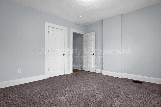 Building Photo - 614 Lilley Ave