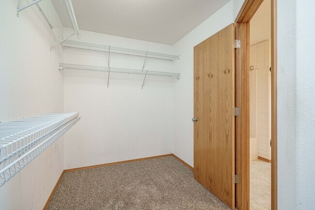 Building Photo - 3 bedroom 2.5 Bath - On Dead End Street - Low Maintenance Fenced Yard - Community Center with Swi...