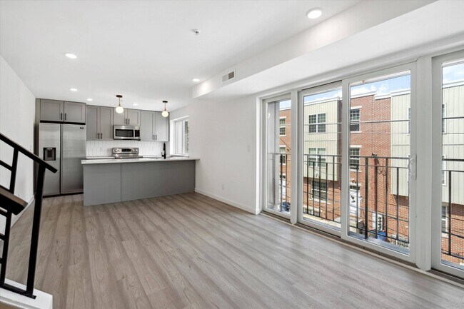 Building Photo - 1338 N 15th St