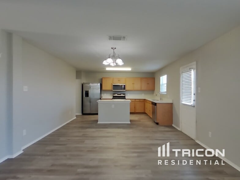Building Photo - 206 Cornell Dr