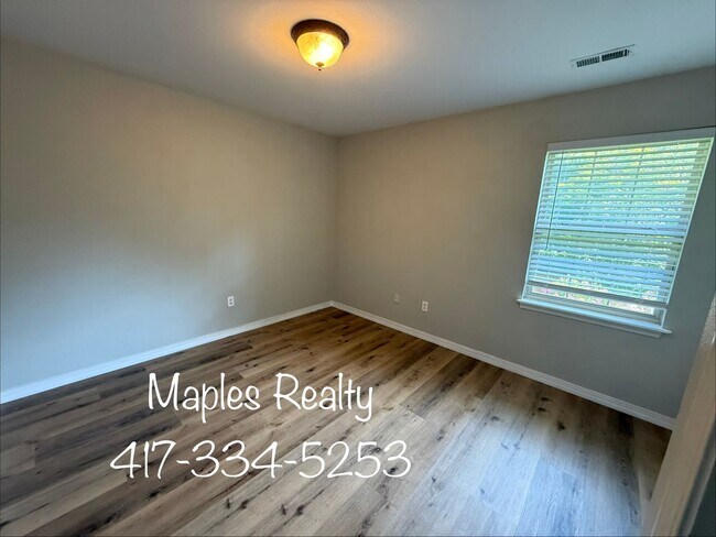 Building Photo - 141 Scotch Pine Ct