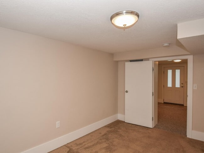 Building Photo - 271 N 100 E