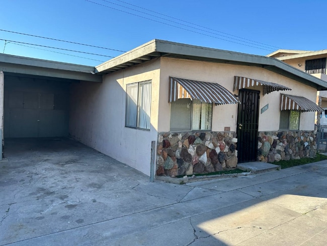 Building Photo - 5154 Santa Ana St