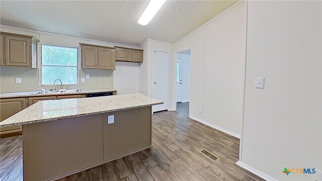 Building Photo - 100 Co Rd 194