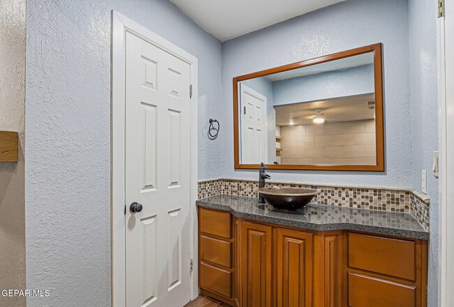 Building Photo - 1732 Russ Randall St