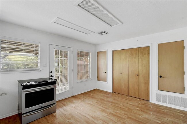 Building Photo - 3774 N Bagdad Rd