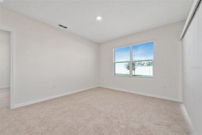 Building Photo - 804 Silver Palm Dr