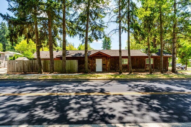 Building Photo - 1120 E 24th Ave