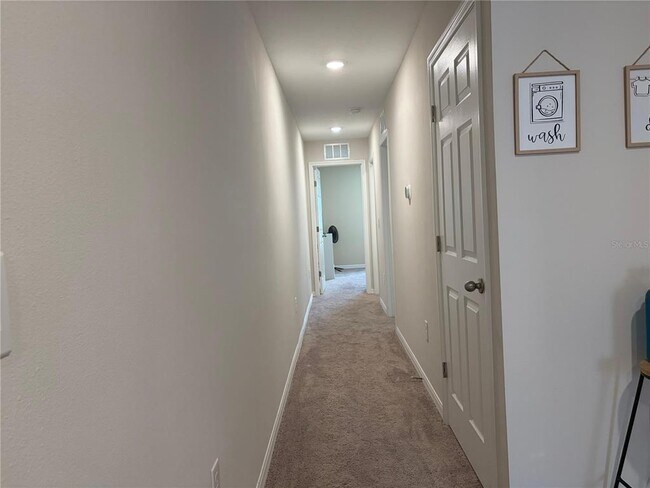 Building Photo - 3840 King Hill Dr