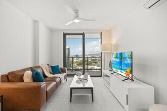 Building Photo - Fully furnished 1-bed, 1-bath, 1-parking a...