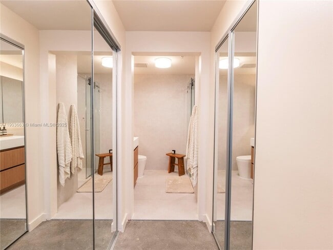 Building Photo - 3449 NE 1st Ave