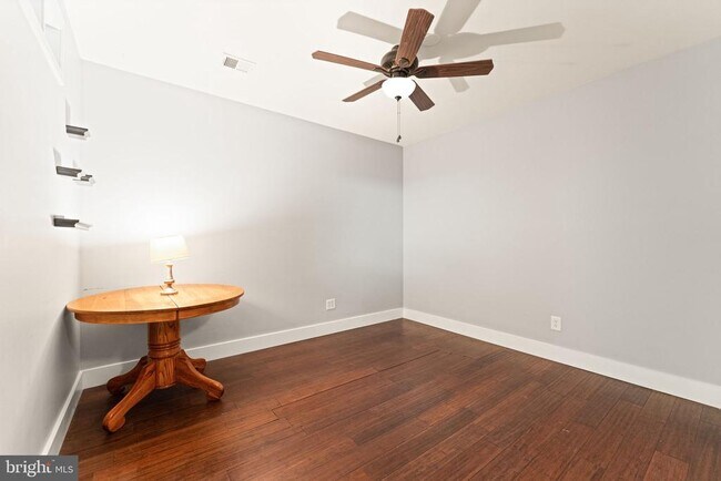 Building Photo - 40989 Redwing Song Ln