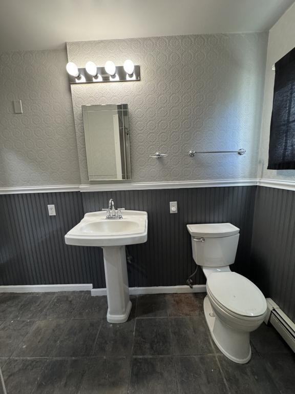 Building Photo - 1934 Crest St