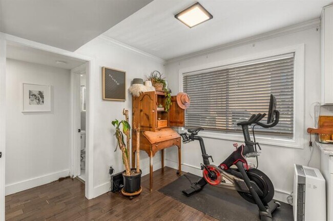 Building Photo - 100 Biscayne Dr NW