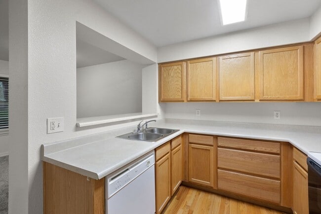Building Photo - Spacious 2 Bedroom, 2.5 Bath Townhome in Desirable South Fort Collins