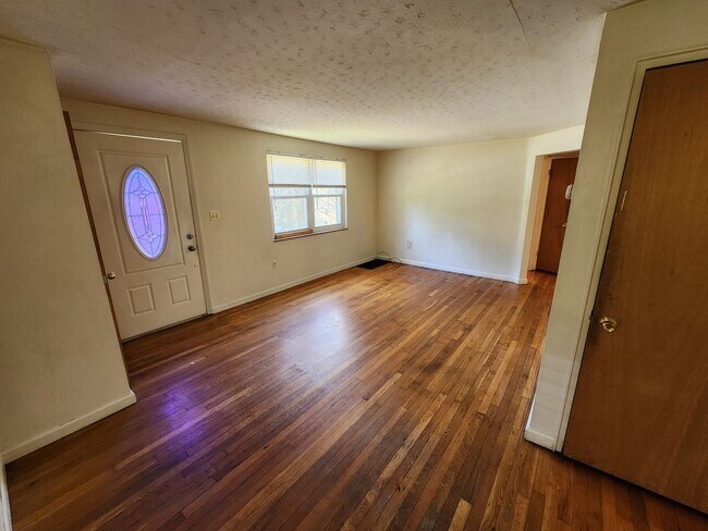Building Photo - COMING SOON! This is a Lease-to-Own – Not ...