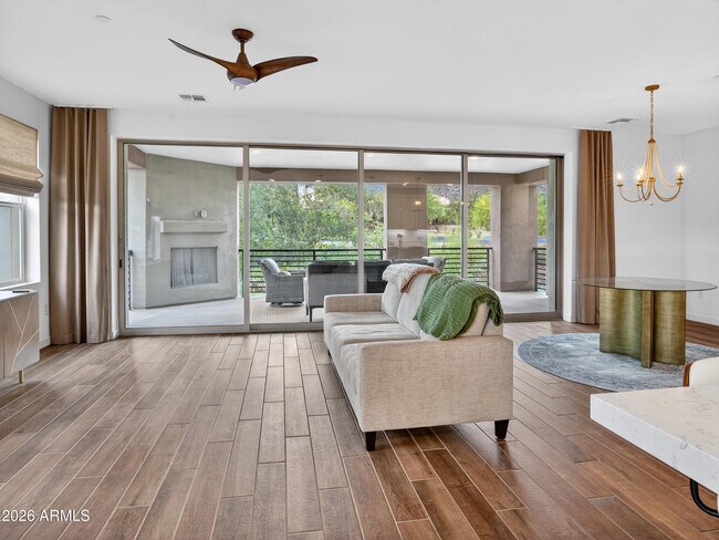 Building Photo - 11673 N 136th St