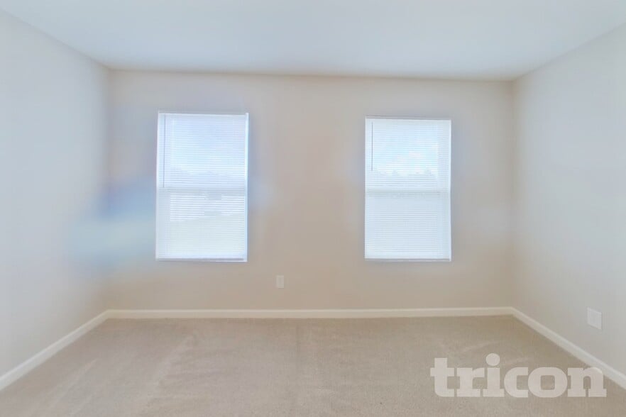 Building Photo - 4201 Broadstairs Dr SW