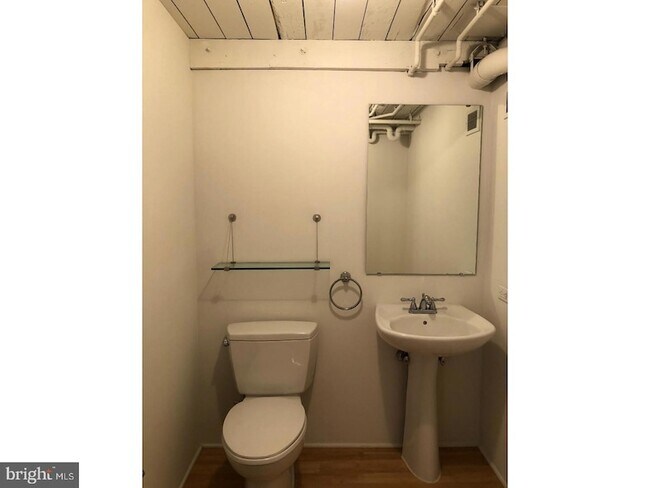 Building Photo - 2300 Walnut Street Unit 3B-330