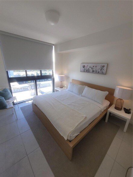 Building Photo - 5350 NW 84th Ave