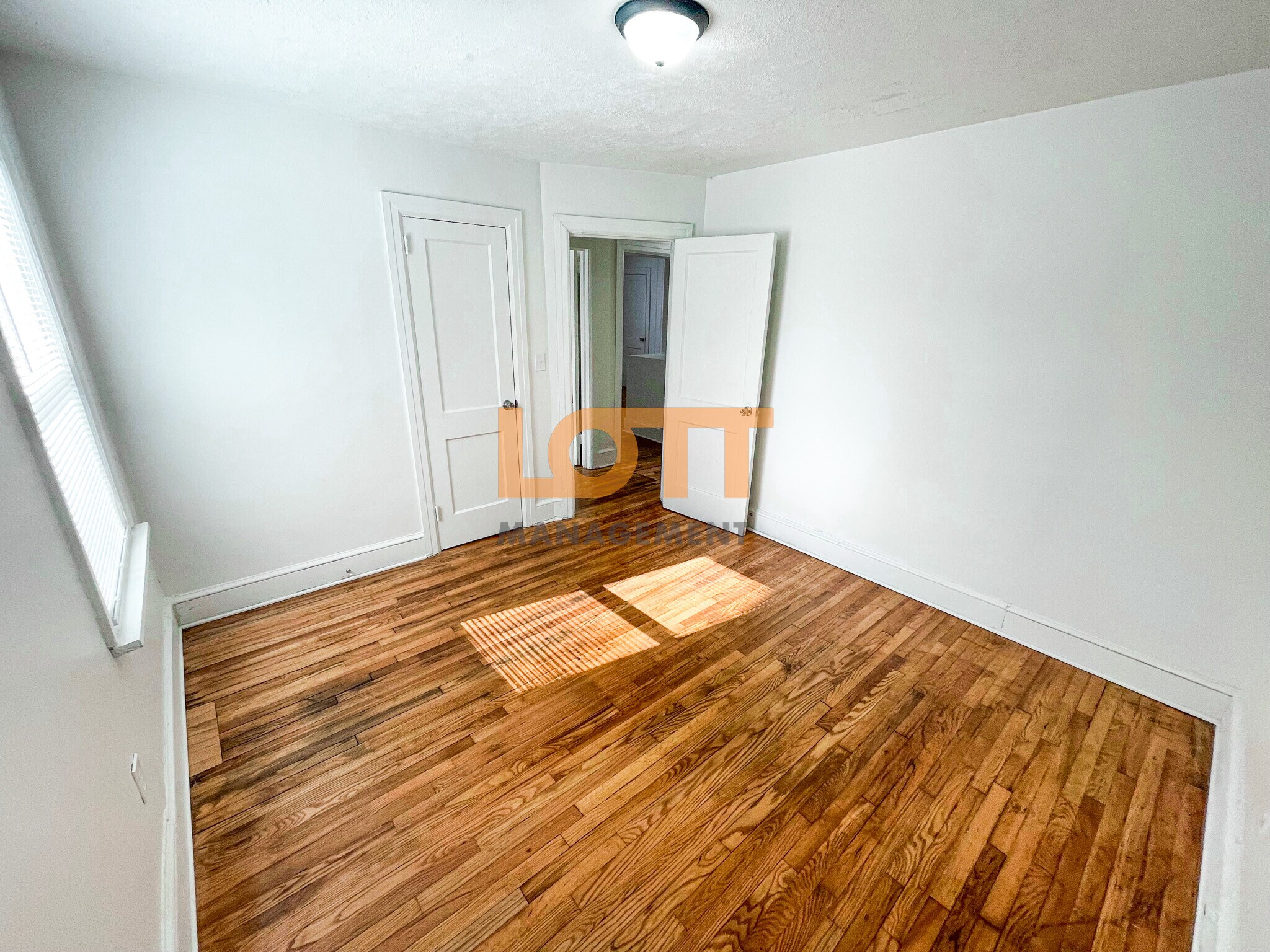 Building Photo - 10 Lowndes Ave