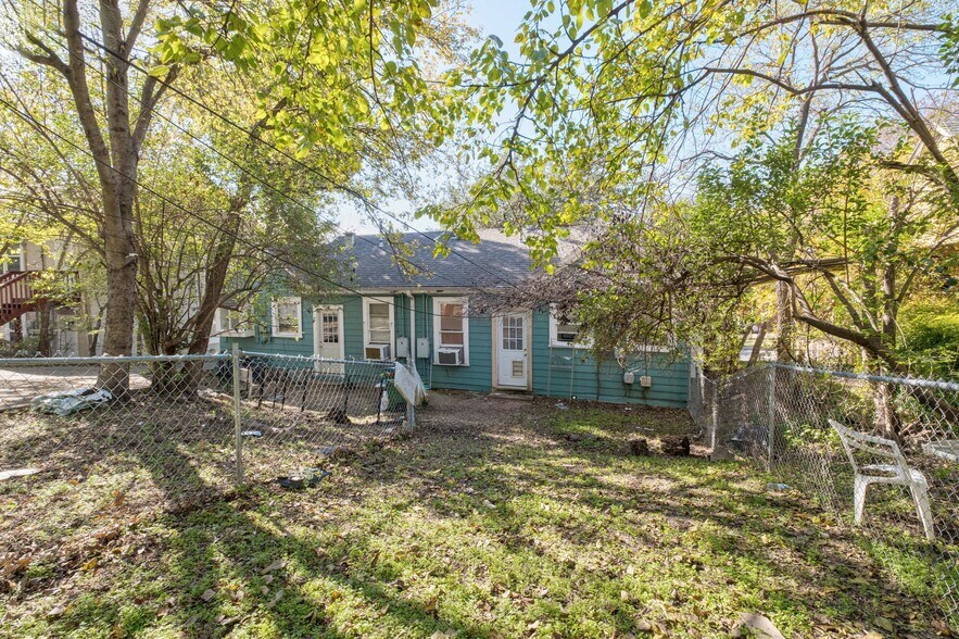 Building Photo - 202 E 31st St