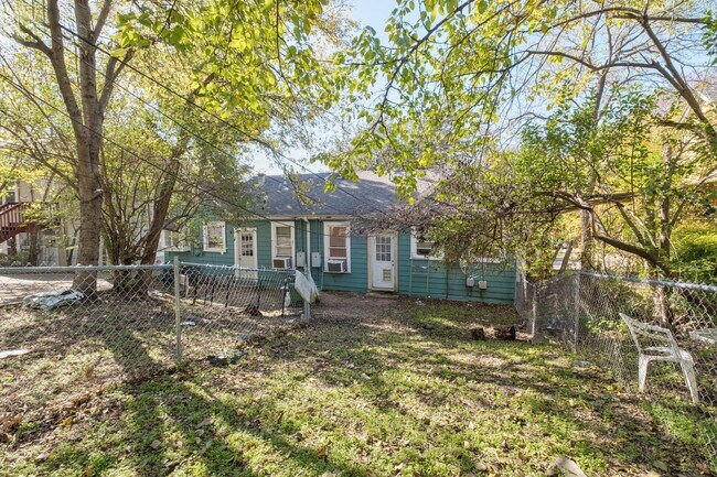 Building Photo - 202 E 31st St