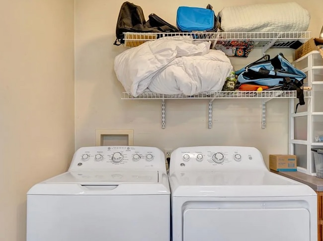 Building Photo - 2 Bedroom/1 Bath House