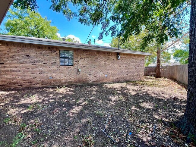 Building Photo - 4332 Faith Rd