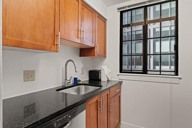 Building Photo - 111-23 N 15th St