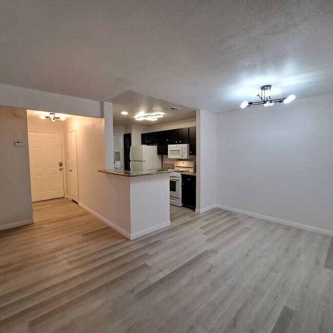 Building Photo - Spacious, Stylish Living in a Guard-Gated West Las Vegas Community in The Lakes with Resort-Style...