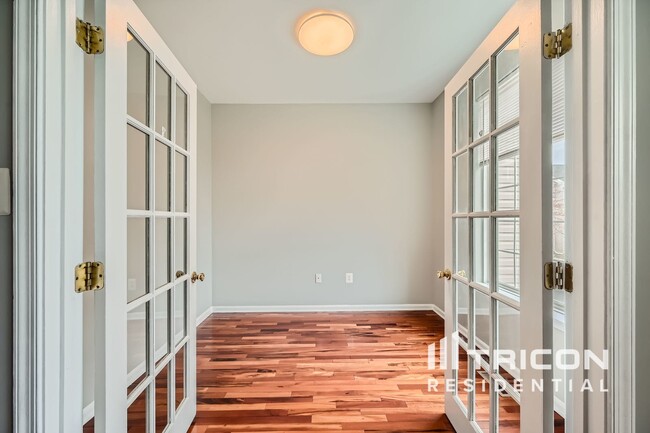 Building Photo - 8007 Apple Valley Dr