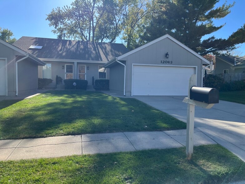 Building Photo - 12063 Burdette Cir