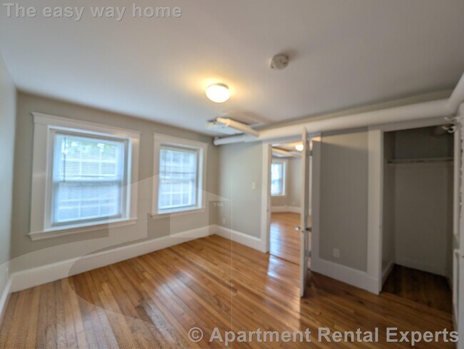 Building Photo - 156-158 Summer St Unit #B2