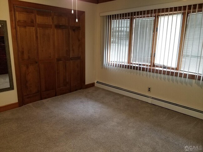 Building Photo - 49 Clay St