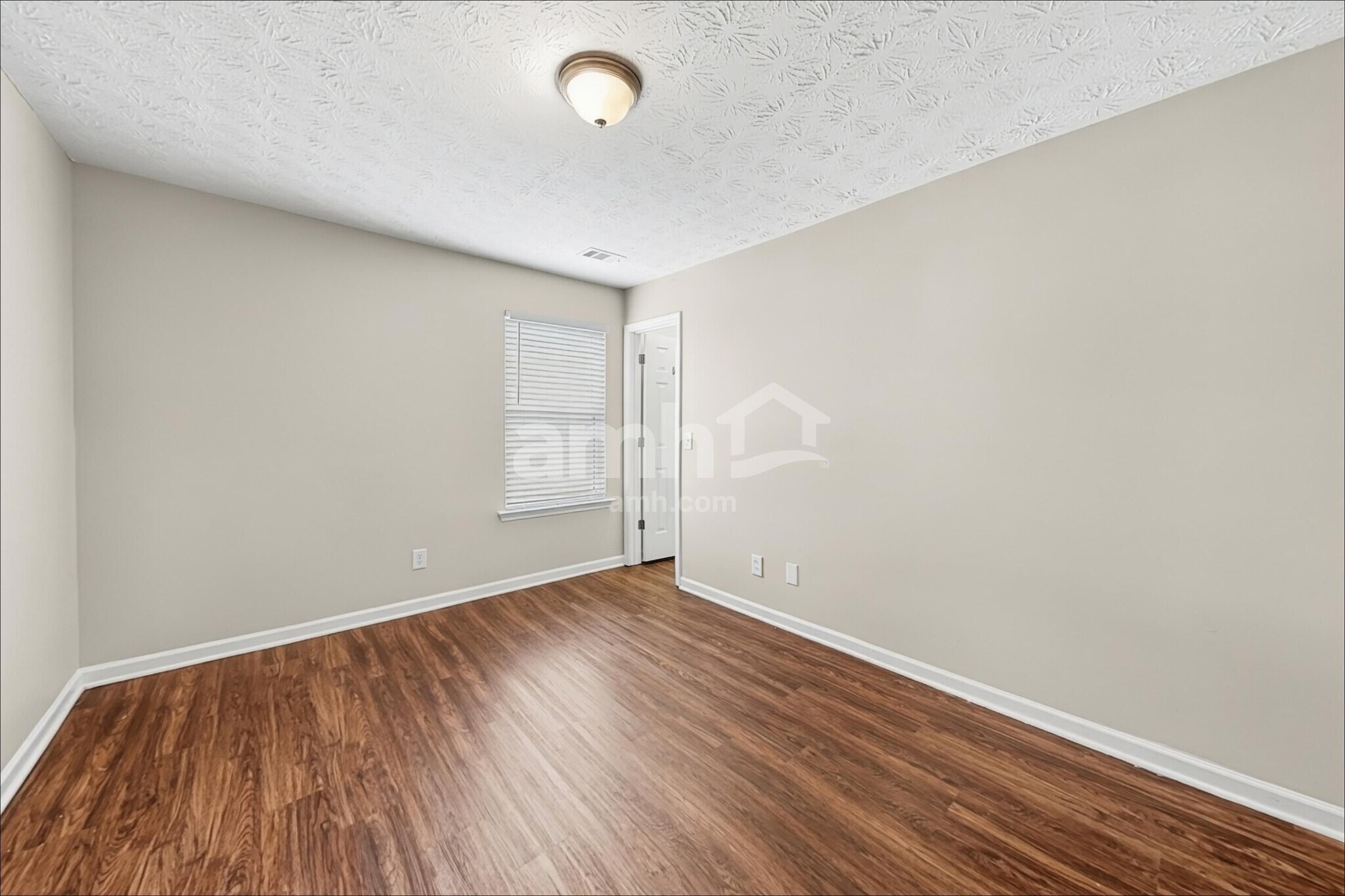 Building Photo - 6252 Whitetail Ct NW
