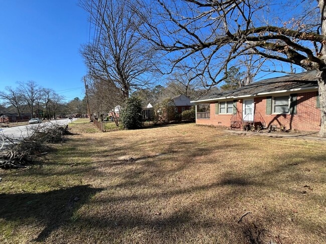 Building Photo - At Last, This Is What You’ve Been Searching For!! Call the office to schedule a tour.