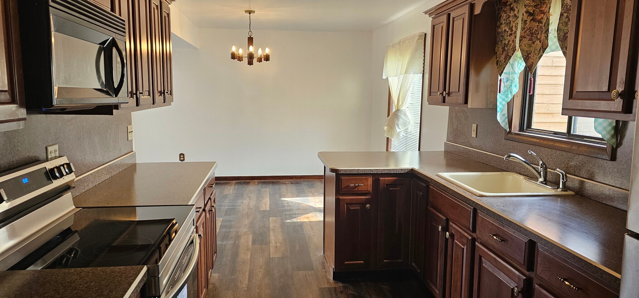 KITCHEN - 114 Murray Hill Rd