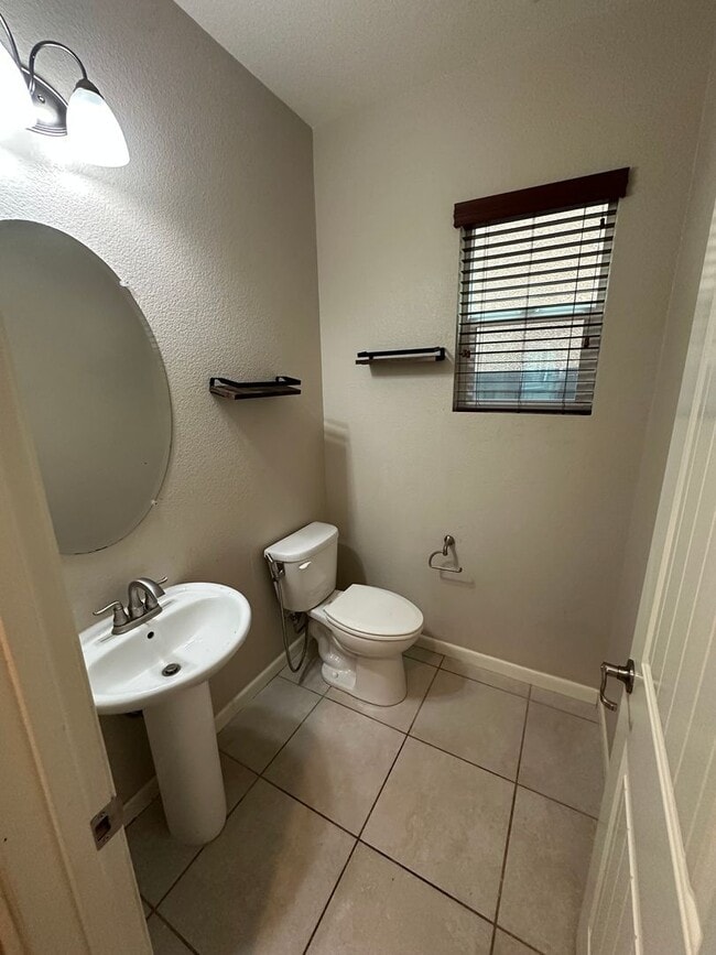 Building Photo - Beautiful 3 Bedroom, 2.5 Bath Mountain House Home