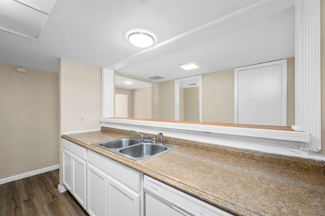 Building Photo - 7236 Crownwest St