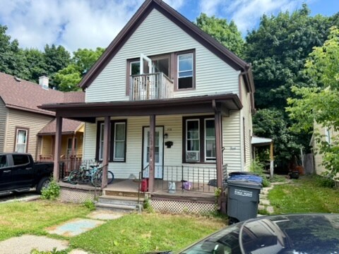 Primary Photo - 912 St James Ct