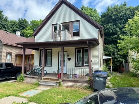 Building Photo - 912 St James Ct