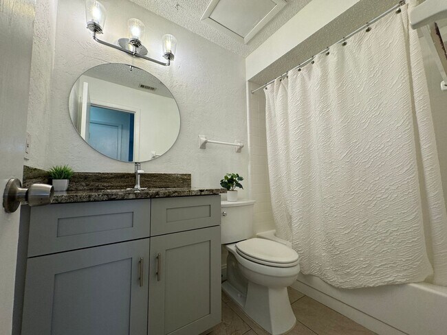 Building Photo - Charming 2-Bedroom Home with Solar Panels ...