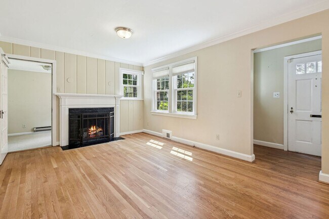 Building Photo - Spacious 4BR Cape Cod in Prime Bethesda Location - AVAILABLE NOW!