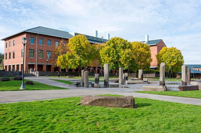 Building Photo - 4916 NE 2nd Ct